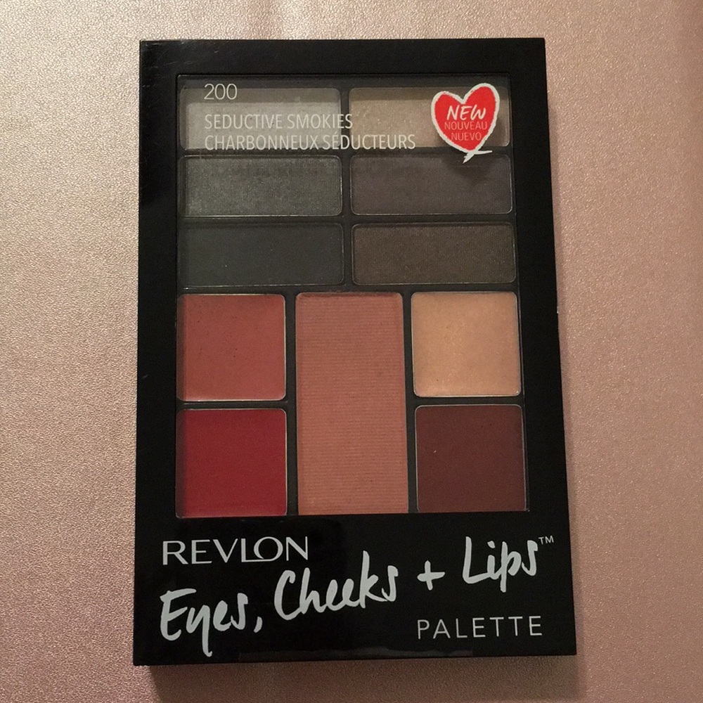 Revlon Eyes Cheeks & Lips Seductive Smokies-New!